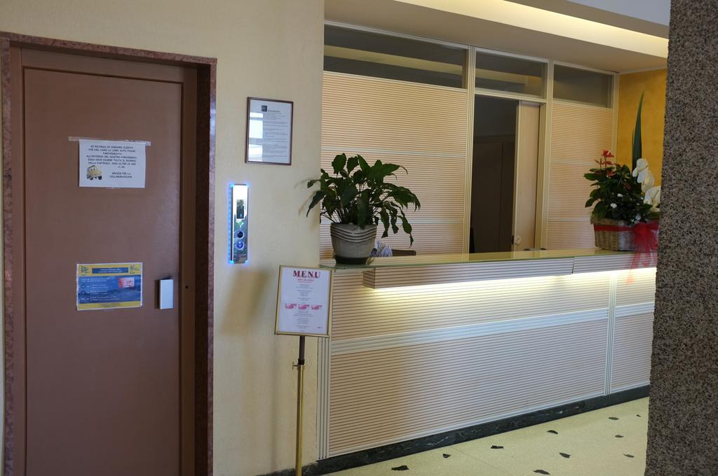 Hotel Palace Varazze Kültér fotó