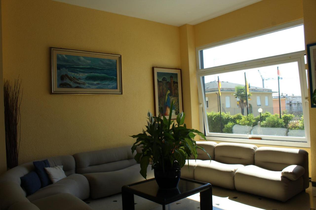 Hotel Palace Varazze Kültér fotó