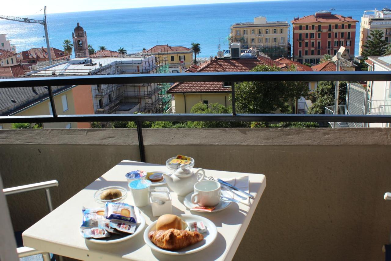 Hotel Palace Varazze Kültér fotó