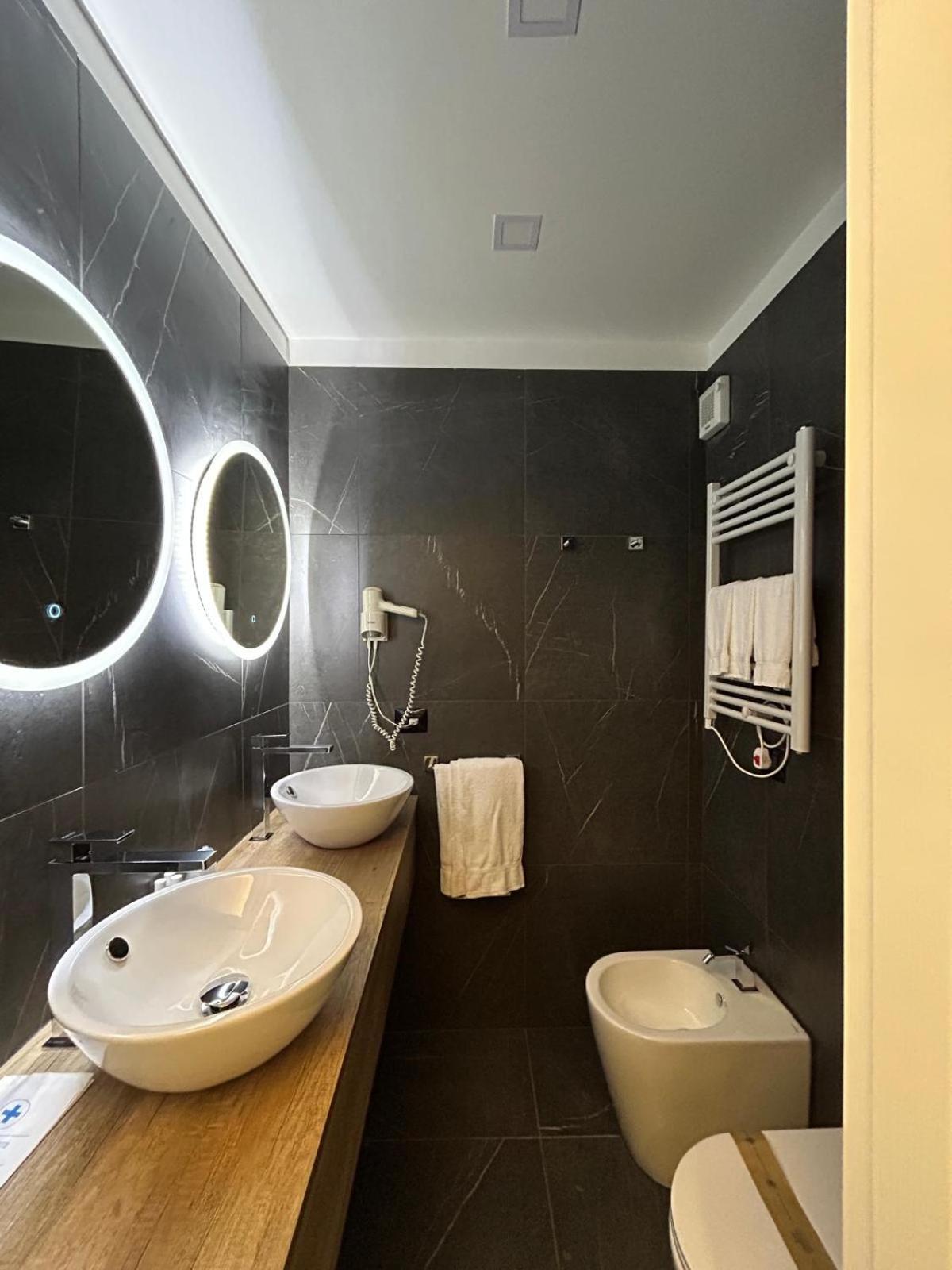 Hotel Palace Varazze Kültér fotó