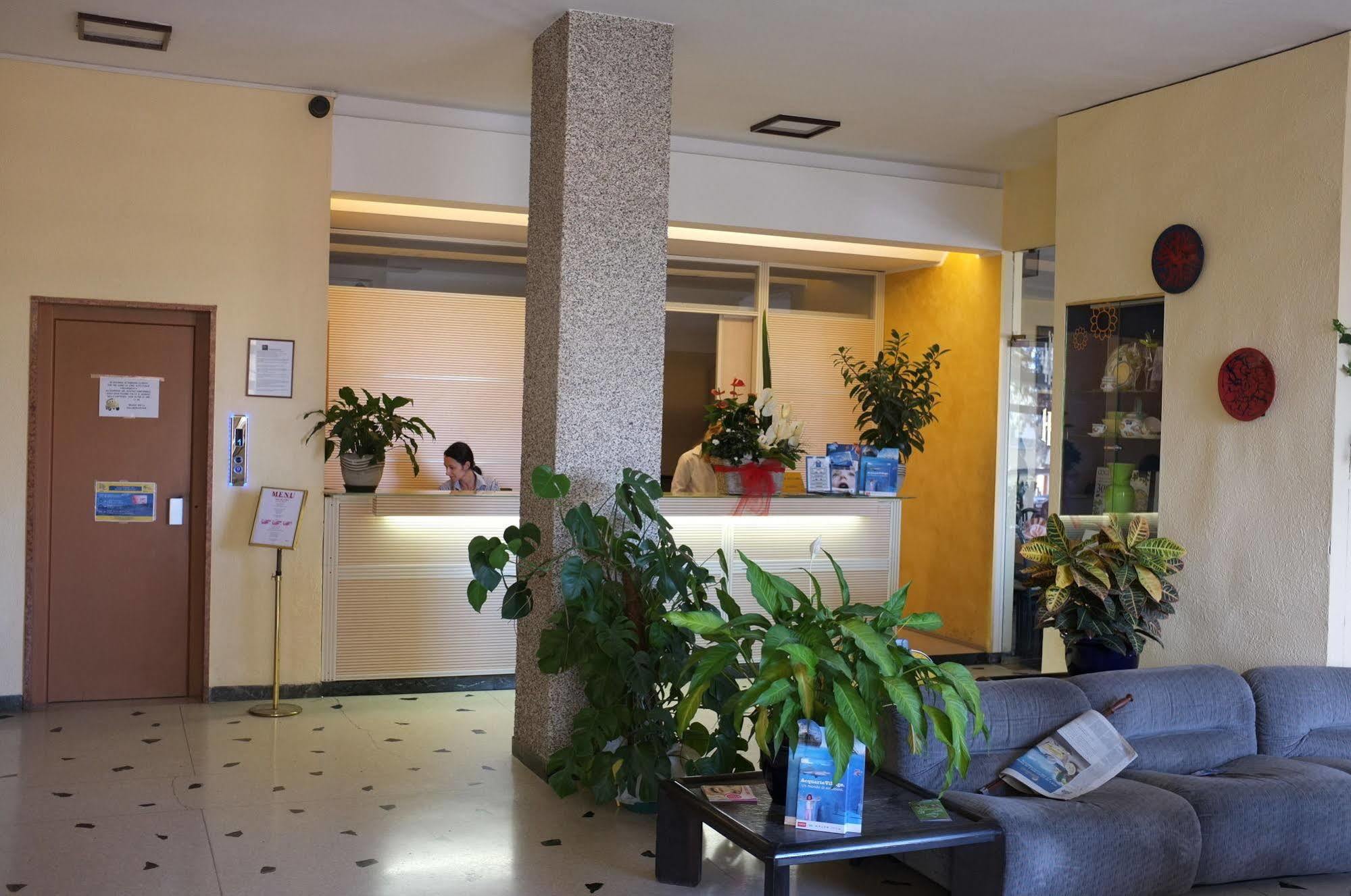 Hotel Palace Varazze Kültér fotó